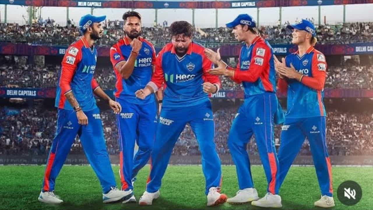 ఢిల్లీ జట్టును క్యాపిటల్స్ అని పిలవకముందు డేర్ డెవిల్స్ అని పిలిచేవారు. 2017 ఐపీఎల్ సీజన్‌లో ముంబై ఇండియన్స్‌తో జరిగిన మ్యాచ్‌లో ఢిల్లీ జట్టు 13.4 ఓవర్లలో 66 పరుగులకు ఆలౌట్ అయింది. 