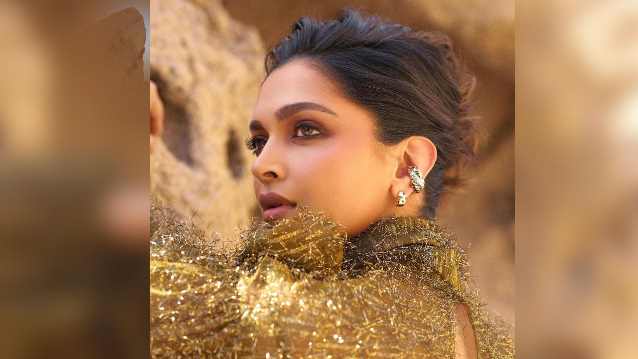 ఇక కల్కీ సినిమా సమయంలోనే ఈ బ్యూటీ ప్రెగ్నెంట్ అంటూ అనేక వార్తలు వచ్చాయి. ఎట్టకేలకు అవి నిజమయ్యాయి, కొన్ని రోజుల క్రితం ఈ ముద్దుగుమ్మ పండంటి పాపకు జన్మనిచ్చిన విషయం తెలిసిందే. ప్రస్తుతం ఈ బ్యూటీ సినిమాలకు బ్రేక్ ఇచ్చి పాపను చూసుకుంటూ ఏంజాయ్ చేస్తుంది.