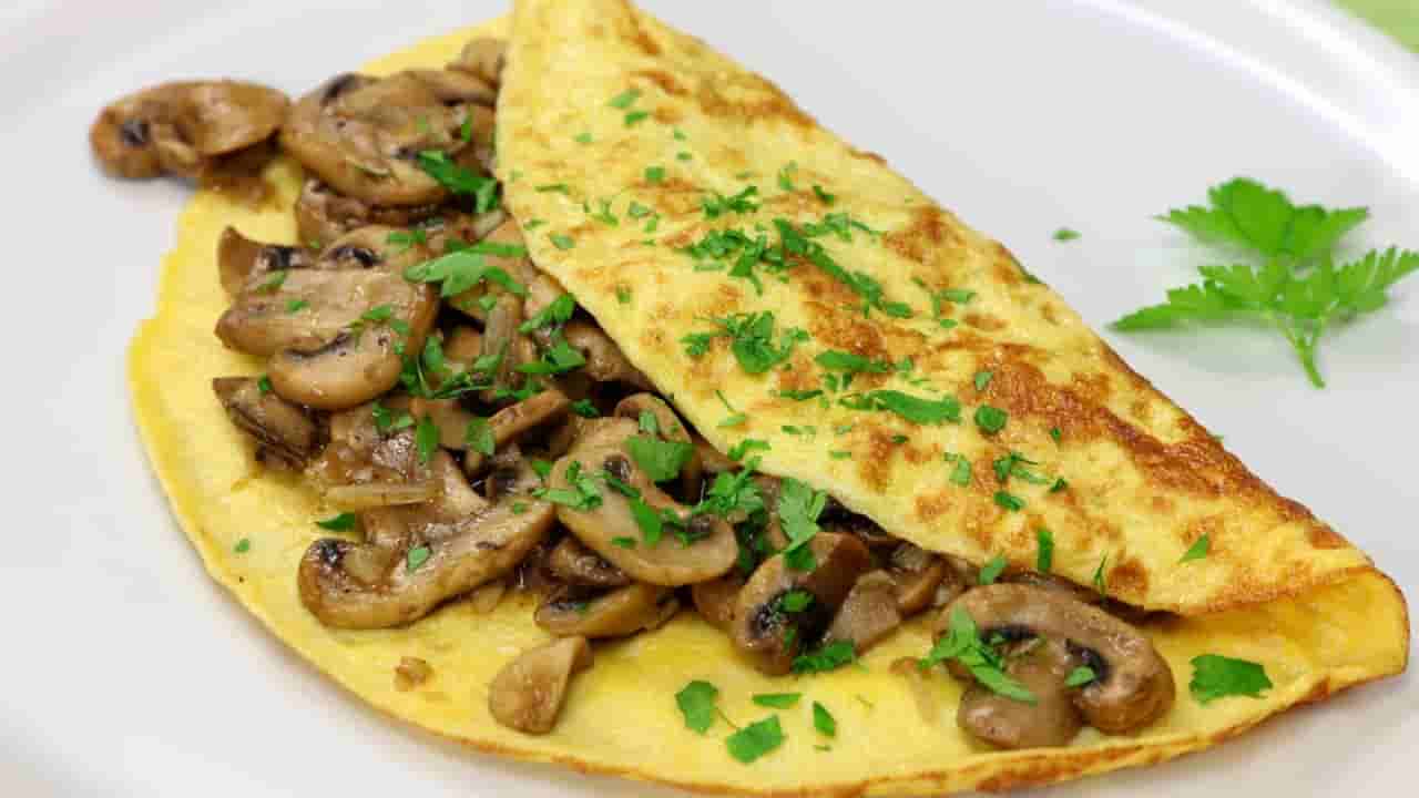 హై ప్రోటీన్ బ్రేక్ఫాస్ట్.. పుట్టగొడుగులతో ఘుమఘుమలాడే ఆమ్లెట్ రెసిపీ మీకోసం..!