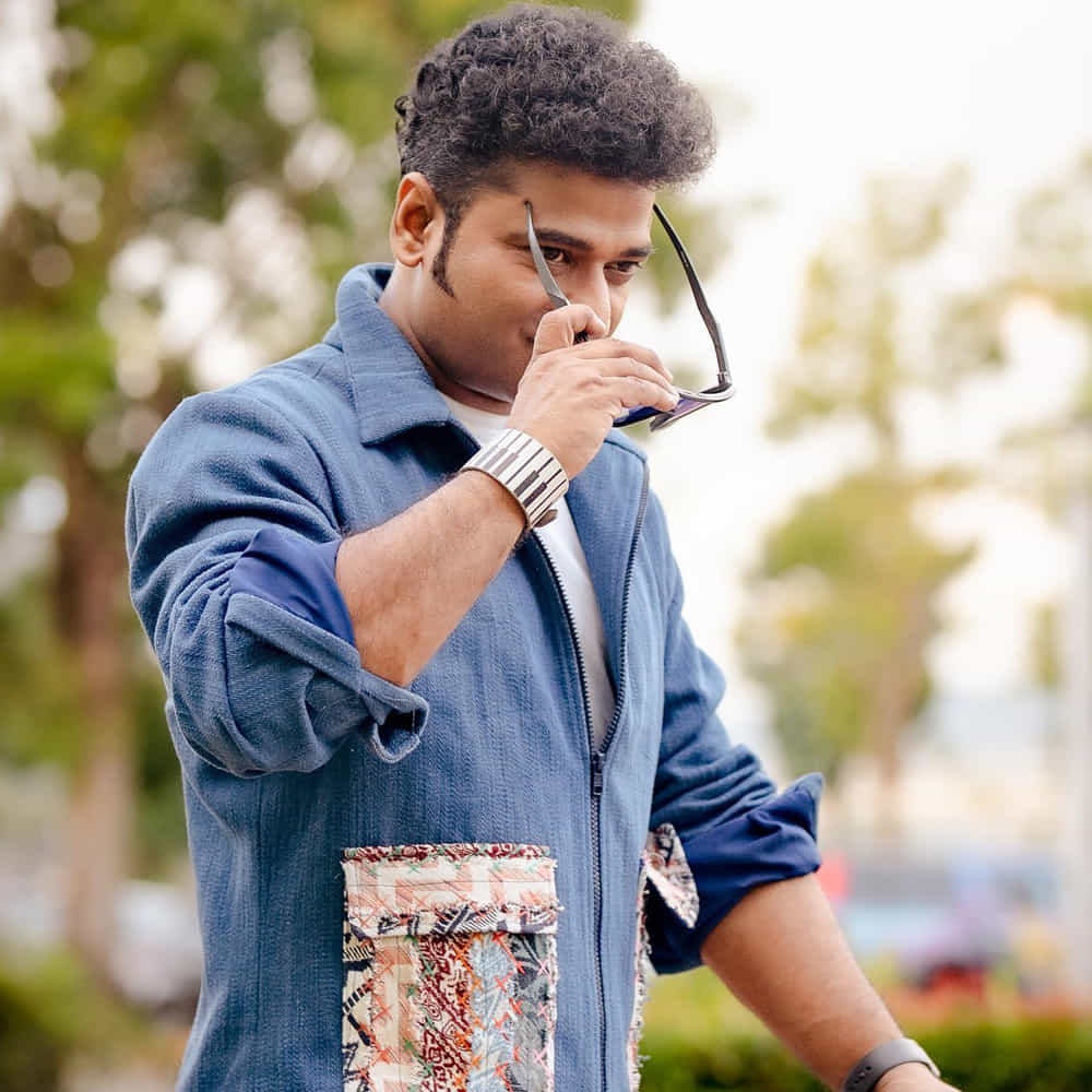 ప్రస్తుతం కుబేరాతో పాటు మోహన్ లాల్ ప్యాన్ ఇండియా సినిమా వృషభ, ఉస్తాద్ భగత్ సింగ్ లాంటి సినిమాలకు సంగీతం అందిస్తున్నారీయన.