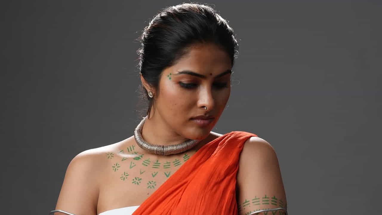 తర్వాత ఏ 1 ఎక్స్ ప్రెస్, జిన్నా వంటి పలు సినిమాల్లో నటించినప్పటికీ అంత ఫేమ్ రలేదు కానీ. బిగ్ బాస్ ద్వారా మంచి పాపులారటీ సంపాదించుకుంది. ఈ మూవీ తర్వాత ఈ అమ్మడుకు చాలా అవకాశాలు వచ్చాయి.