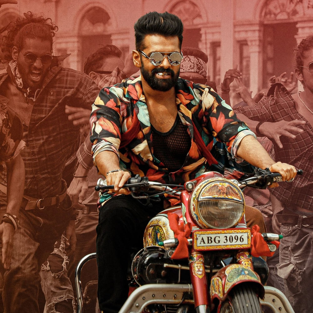 ఏం చేద్దామంటవ్ మరి అని అప్పట్లో ఓ ప్రెస్ మీట్‌లో యథాలాపంగా అన్నారు అప్పటి ముఖ్యమంత్రి కేసిఆర్. ఆయన సెటైర్లకు మంచి ఫాలోయింగ్ ఉంటుంది కాబట్టి వెంటనే ఆ మాట వైరల్ అయింది. దాన్నే హుక్ లైన్‌గా తీసుకుని డబుల్ ఇస్మార్ట్‌లో మార్ ముంత ట్యూన్ ఇచ్చారు మణిశర్మ. తాజాగా నితిన్ రాబిన్ హుడ్‌లో అదిదా సర్‌ప్రైజ్ అనే పాట వచ్చింది. 