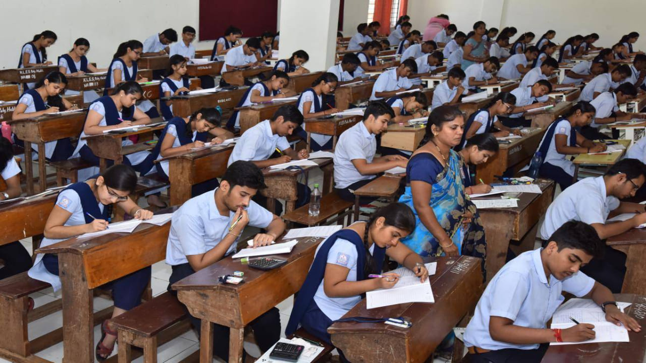 Exam Tips: అతిగా చదువుతున్నారా.. మొదటికే మోసం.. పరీక్షల వేళ ఈ పొరపాట్లు చేయకండి..