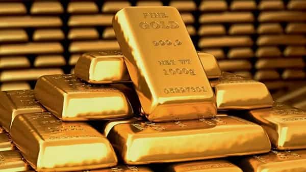 Gold Rates: రాకెట్లా దూసుకెళ్తున్న బంగారం ధరలు.. పెట్టుబడి విషయంలో నీలినీడలు
