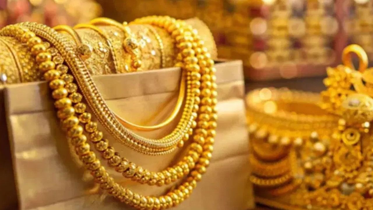 Gold Price: తగ్గేదేలే.. మళ్లీ పెరిగిన బంగారం ధరలు.. తెలుగు రాష్ట్రాల్లో రేట్లు ఎలా ఉన్నాయంటే..