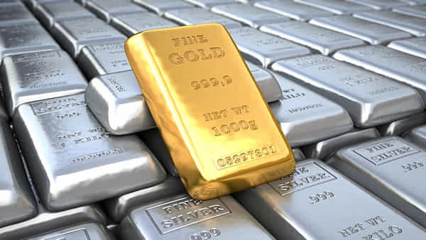 Investment: బంగారం vs వెండి: రానున్న కాలంలో ఏది మంచి పెట్టుబడి.. రిస్క్ లేని ఆప్షన్ ఇదే..