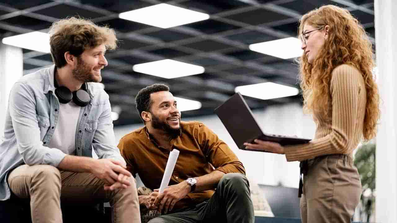 అందరూ మిమ్మల్ని ఇష్టపడాలంటే.. మీ మాటల్లో ఈ చిన్నచిన్న మార్పులు చేస్తేసరి!