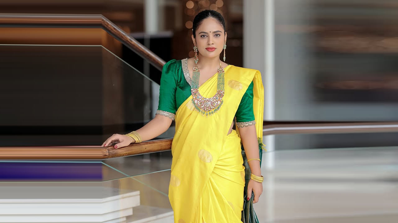 2016లో ఎక్కడికి పోతావు చిన్నవాడా సినిమాతో టాలీవుడ్ అరంగేట్రం చేసింది ఈ వయ్యారి భామ. ఈ సినిమాలో ఈ ముద్దుగుమ్మ నటనకి  ఉత్తమ సహాయ నటిగా ఫిల్మ్‌ఫేర్ అవార్డును గెలుచుకుంది. తర్వాత తెలుగు వరుస సినిమాలు చేస్తూ బిజీగా అయింది.