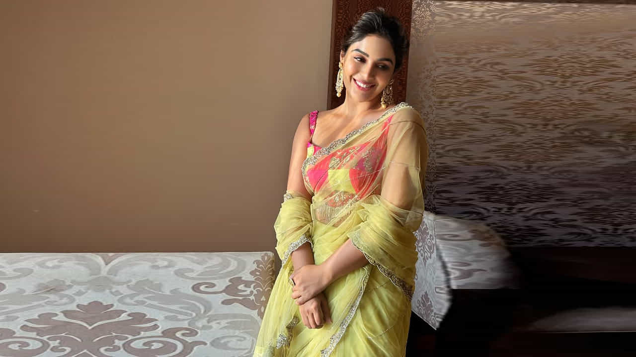 ఆమె తర్వాత ఫిబ్రవరి 2022లో విడుదలైన భీమ్లా నాయక్లో నటించింది. ఈ సినిమాతో టాలీవుడ్ ప్రేక్షకులకు పరిచయం అయింది. తర్వాత తెలుగులో బింబిసారలో కథానాయకిగా నటించి బ్లాక్ బస్టర్ అందుకుంది.