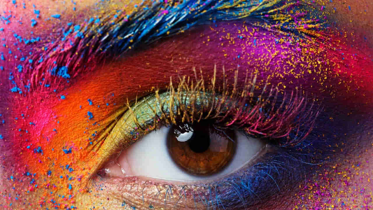 Holi Eye Care Tips: హోలీ వేడుకల వేళ కళ్ళను ఎలా జాగ్రత్తగా చూసుకోవాలో తెలుసా.. నిపుణుల సలహా ఏమిటంటే