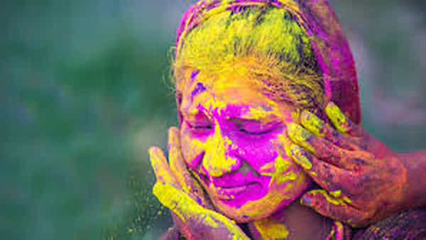 Holi Skincare Tips: హోలీ ఆడిన తర్వాత స్కిన్ అలెర్జీతో సమస్యలా ఉపశమనం కోసం సింపుల్ చిట్కాలు మీ కోసం..