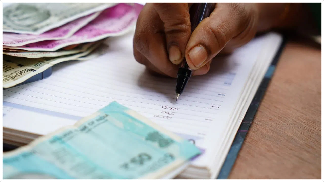 గత ఐదు సంవత్సరాలలో ఈ రాష్ట్రాల అప్పులలో భారీ పెరుగుదల ఉందని ఆర్బీఐ చెబుతోంది. రాష్ట్రాల్లో అప్పుల భారీం దాదాపు 74% పెరుగుదల ఉందని చెబుతోంది.