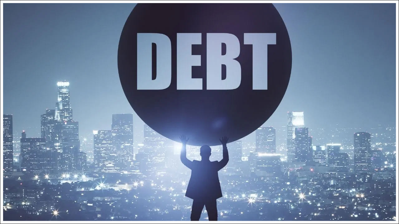 అత్యంత అప్పుల రాష్ట్రం ఉత్తరప్రదేశ్ రెండో స్థానంలో ఉంది. ఇక్కడ అప్పు రూ. 7.7 లక్షల కోట్లు. ఇక 7.2 లక్షల కోట్ల అప్పులతో మహారాష్ట్ర మూడో స్థానంలో ఉంది. ఆ తర్వాత పశ్చిమ బెంగాల్ రూ. 6.6 లక్షల కోట్ల అప్పులతో నాల్గవ స్థానంలో ఉంది. 