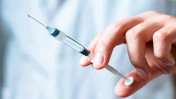 Health News: ఆ రోగులకు శుభవార్త చెప్పిన సైంటిస్టులు.. ఒక్క ఇంజెక్షన్ తో భయంకర వ్యాధికి చెక్..!