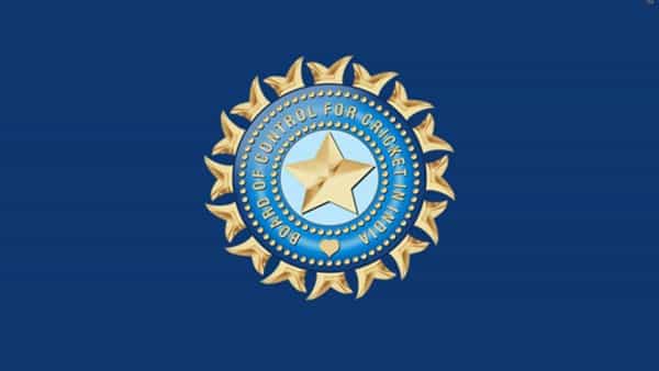 IPL 2025: ఐసీసీ నిషేధించిన రూల్.. కట్చేస్తే.. ఐపీఎల్ 2025లో అమలు చేయనున్న బీసీసీఐ..!