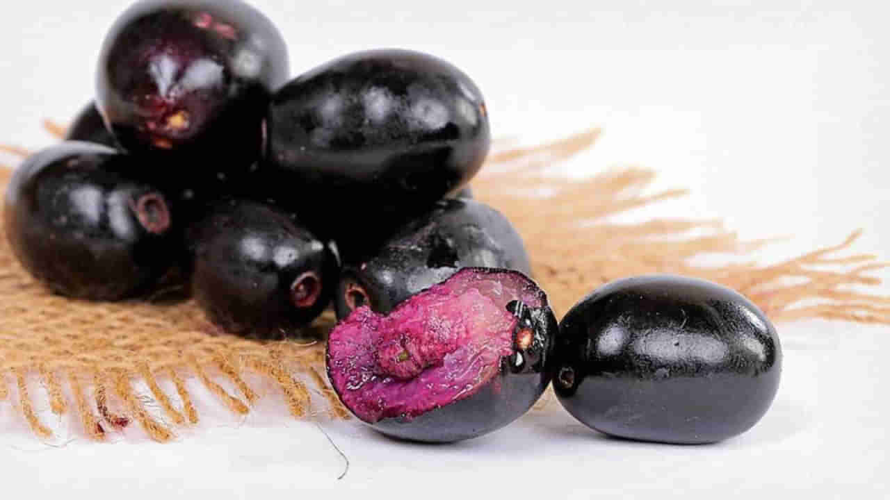 Jamun Fruit: నేరేడు పండ్లు వీరికి డేంజర్.. ఈ ఆరోగ్య సమస్యలుంటే వీటిని అస్సలు తినకూడదు..