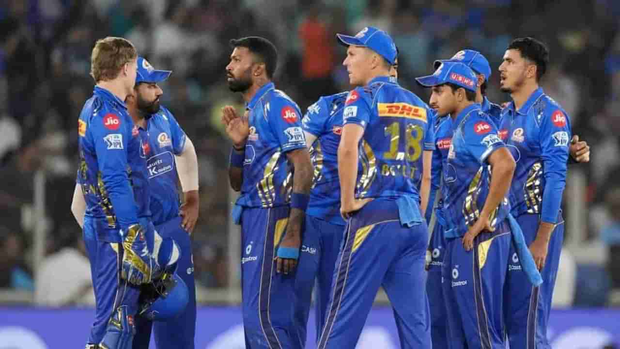 IPL 2025: తొలి విజయంతో ముంబైకి షాకింగ్ న్యూస్.. స్టార్ ప్లేయర్ ఔట్?