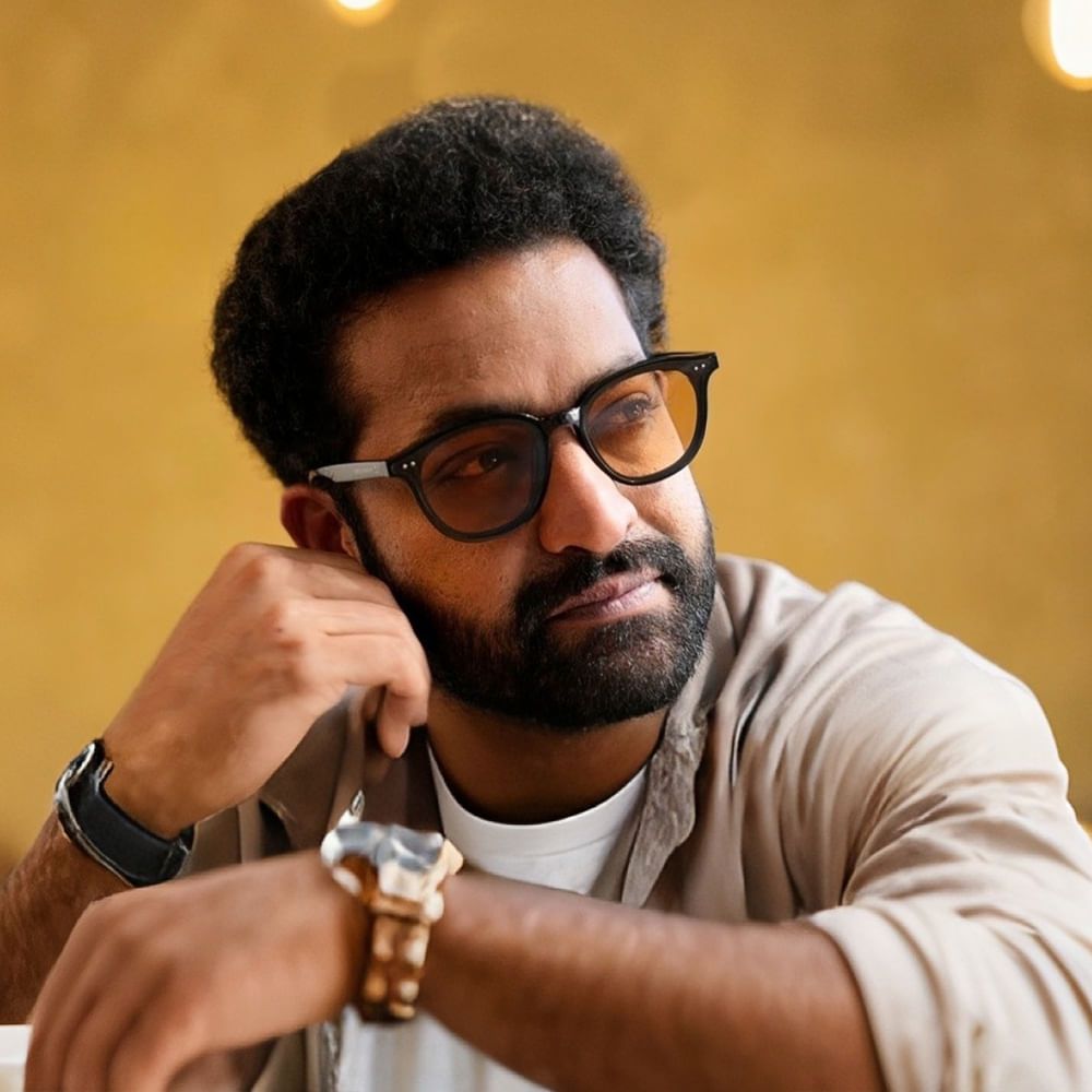 ప్రభాస్ మాత్రమే కాదు.. తెలుగులో రామ్ చరణ్, జూనియర్ ఎన్టీఆర్ సినిమాలకు కూడా జపాన్‌లో మంచి మార్కెట్ ఉంది. ట్రిపుల్ ఆర్‌తో జపాన్‌లో తిరుగులేని ఫ్యాన్ బేస్ ఏర్పడింది ఈ ఇద్దరు హీరోలకు. 
