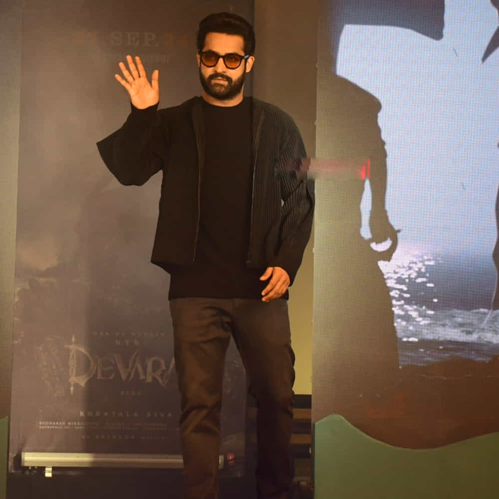 తాజాగా నెల్సన్ సినిమాకు ఇలాంటి టైటిలే పరిశీలిస్తున్నారు మేకర్స్. వార్ 2, డ్రాగన్ తర్వాత దేవర 2 లైన్‌లో ఉంది. దీని తర్వాత తమిళ దర్శకుడు నెల్సన్‌తోనూ ఓ సినిమా చేయబోతున్నారు తారక్. 