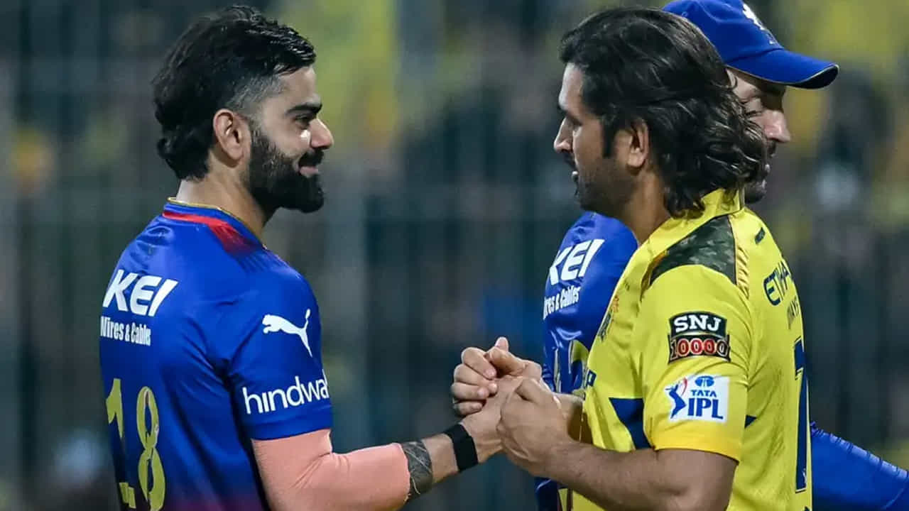 అయితే, భారీ ఫ్యాన్ బేస్ ఉన్న రాయల్ ఛాలెంజర్స్ బెంగళూరు, చెన్నై సూపర్ కింగ్స్ ప్లేఆఫ్స్కు చేరుకోవడం సందేహమేనని ఆయన అన్నారు. ఈ సంవత్సరం ఐపీఎల్ లీగ్ దశ ముగిసే సమయానికి పంజాబ్ కింగ్స్, ముంబై ఇండియన్స్, లక్నో సూపర్ జెయింట్స్, సన్రైజర్స్ హైదరాబాద్ జట్లు టాప్-4లో చోటు దక్కించుకుంటాయో లేదో, సెహ్వాగ్ చెప్పింది జరుగుతుందో లేదో చూడా