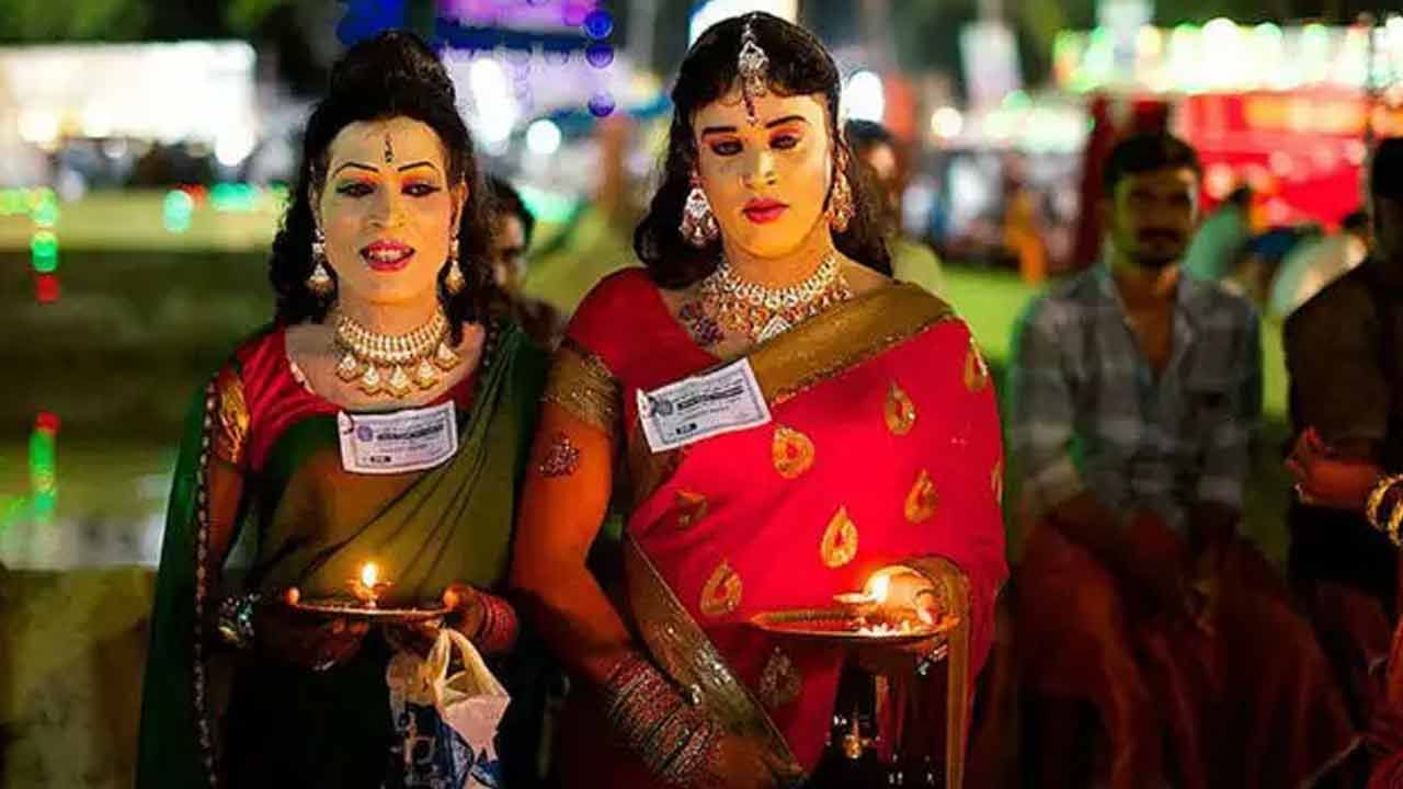 కోరిన కోర్కెలు తీర్చే దేవుడు..! కానీ, అబ్బాయిలు, అమ్మాయిలుగా వస్తేనే ఆలయంలోకి ఎంట్రీ.. ఎక్కడంటే..