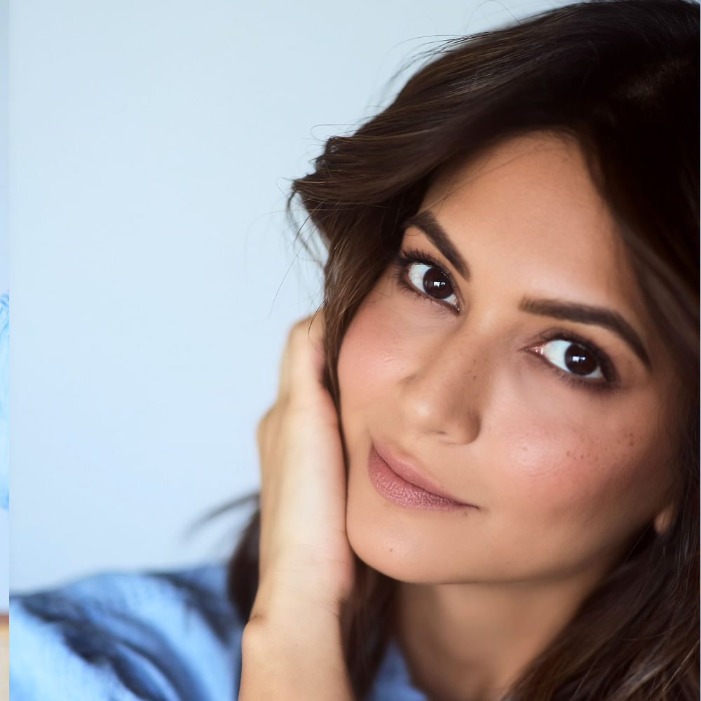 బోణి సినిమా విజయం సాధించకపోయినా తన నటనతో ఆకట్టుకుంది. ఆ తర్వాత పవన్ కళ్యాణ్ సరసన "తీన్ మార్" చిత్రంలో నటించే అవకాశం వచ్చింది. భారీ అంచనాలు పెట్టుకున్న ఈ సినిమా కూడా ఆశించిన స్థాయిలో ఆకట్టుకోలేకపోయింది.