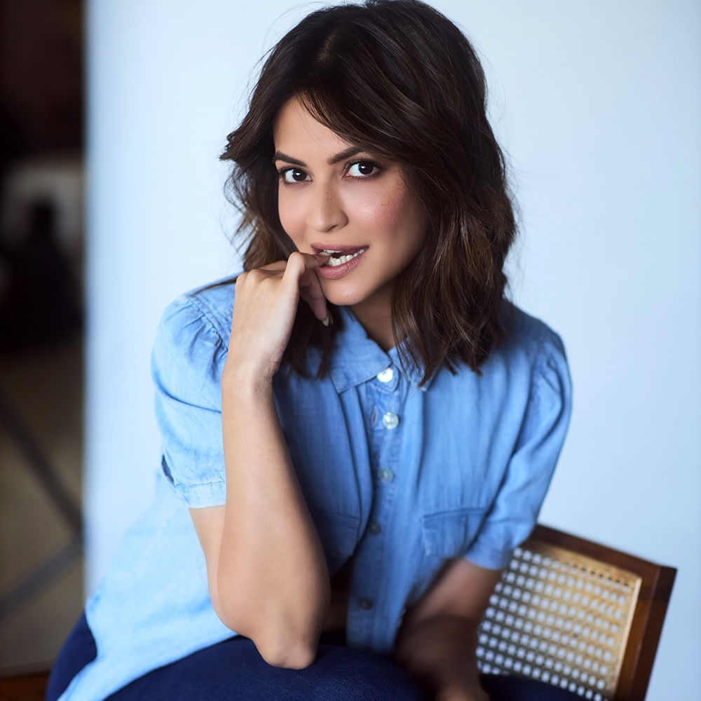 కృతి తన కెరీర్లో కన్నడ చిత్రం "చిర్రు" (2010)తో డెబ్యూ చేసింది. తర్వాత "గూగ్లీ", "సూపర్ రంగ" వంటి విజయవంతమైన కన్నడ చిత్రాల్లో నటించింది. "సూపర్ రంగ" చిత్రంలో ఆమె నటనకు SIIMA క్రిటిక్స్ అవార్డు ఉత్తమ నటి లభించింది.