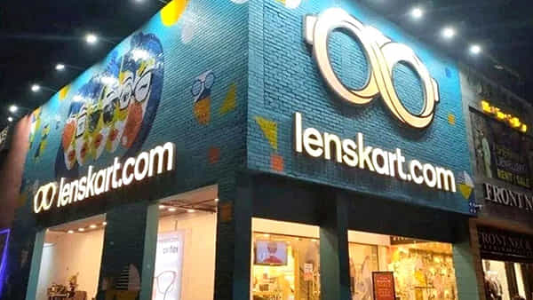Hyderabad: హైదరాబాద్లో ప్రపంచంలోనే అతిపెద్ద కళ్లజోడు తయారీ కేంద్రం.. వేల సంఖ్యలో ఉద్యోగాలు!