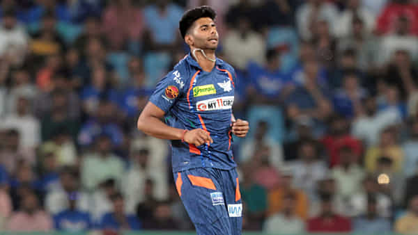 గాయంతో టీమిండియా స్పీడ్స్టర్ ఔట్.. కట్చేస్తే.. 4 ఏళ్ల తర్వాత ఐపీఎల్లోకి ఎంట్రీ ఇచ్చిన రూ. 15 కోట్ల బౌలర్