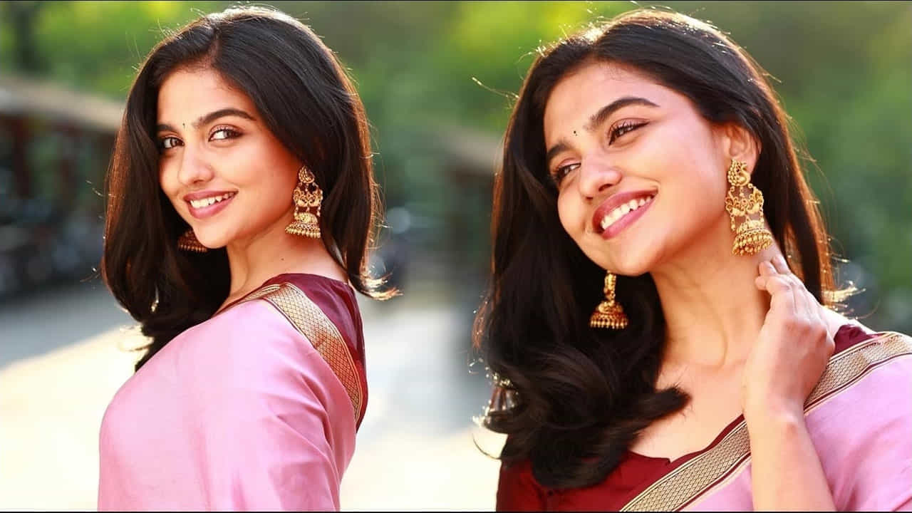 ప్రేమలు మూవీతో వెండితెరపైకి అడుగు పెట్టిన ఈ చిన్నది. ఈ సినిమాలతో తన నటనతో ఎంతో మందిని ఆకట్టుకుంది. ఒక్క మూవీతోనే భారీ పాపులారిటి సంపాదించుకొని, ఏకంగా స్టార్ హీరోల సినిమాల్లో ఛాన్స్ కొట్టేసింది.