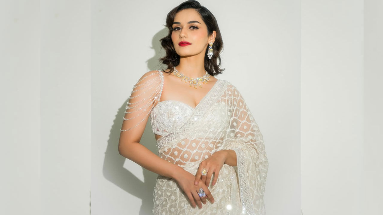 2017లో మిస్ వరల్డ్ కిరీటాన్ని అందుకున్న మానుషి చిల్లర్ తర్వాత నటిగా బాలీవుడ్‌లోకి ఎంట్రీ ఇచ్చింది. ఇక చిత్రపరిశ్రమలోకి అడుగు పెట్టిన ఈ ముద్దుగుమ్మ వరస ఆఫర్స్‌తో దూసుకెళ్తుందని చాలా మంది భావించారు. కానీ ఈ అమ్మడు సరైన హిట్ ఒక్కటి కూడా అందుకోలేకపోతుంది.