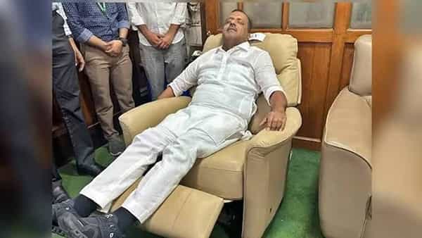 అసెంబ్లీలో MLAలకు మసాజ్ కుర్చీలు.. భోజనం తర్వాత కాస్త విశ్రాంతి తీసుకుంటే తప్పేంటీ?.. అసెంబ్లీ స్పీకర్ ఖాదర్
