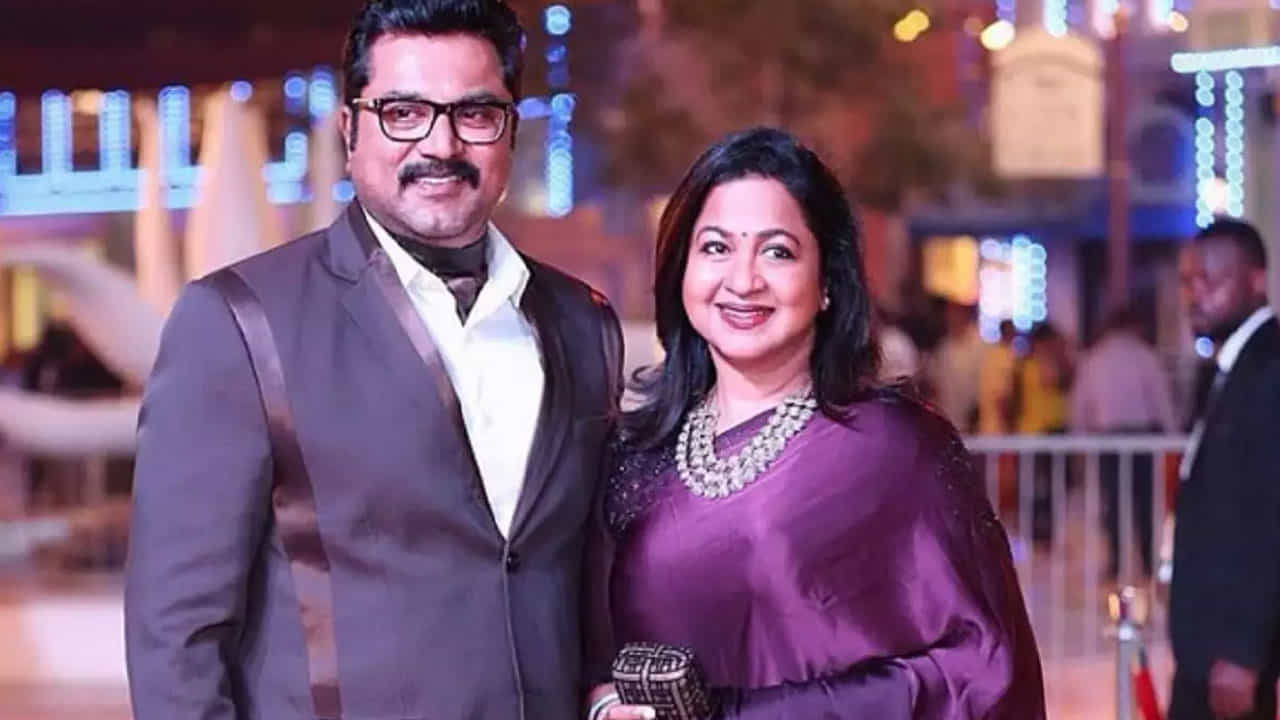 సీనియర్ హీరోయిన్ రాధిక చిరంజీవి కలిసి దొంగ మొగుడు, న్యాయం కావాలి వంటి అనేక చిత్రాల్లో కలిసి నటించారు. ఇక ఈ నటి హీరో శరత్ కుమార్ ను వివాహం చేసుకున్న విషయం తెలిసిందే.