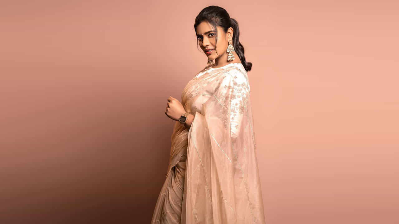 పేరుకు తెలుగమ్మాయి అయినప్పటికీ ఎక్కువగా తమిళ చిత్రాల్లో మాత్రమే నటించింది ఈ ముద్దుగుమ్మ. అక్కడ ఆమె స్టార్. 2019లో స్పోర్ట్స్ డ్రామా కౌసల్య కృష్ణమూర్తి చిత్రంతో తెలుగు చలనచిత్ర అరంగేట్రం చేసి బ్లాక్ బస్టర్ అందుకుంది. తర్వాత తెలుగులో వరల్డ్ ఫేమస్ లవర్, రిపబ్లిక్ సినిమాలు చేసింది. ఇవి అంతగా మెప్పించలేదు.