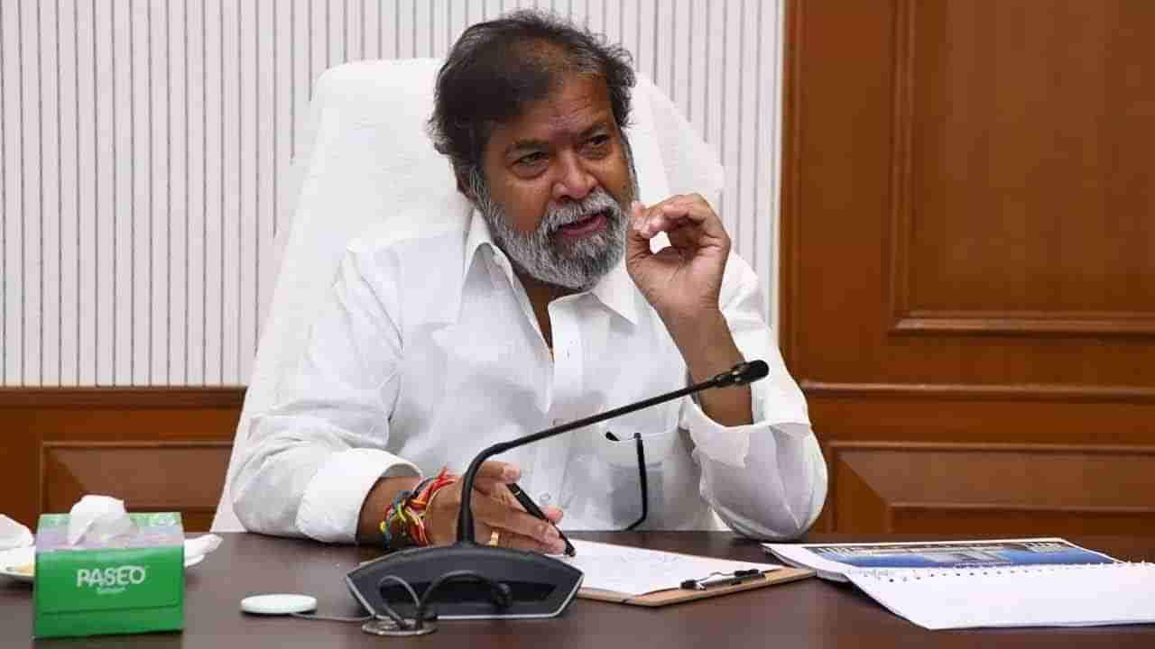 TG Govt Jobs: నిరుద్యోగులకు మరో తీపికబురు.. త్వరలో అన్ని వర్సిటీల్లో ఖాళీలు భర్తీ! మంత్రి దామోదర్‌ ప్రకటన