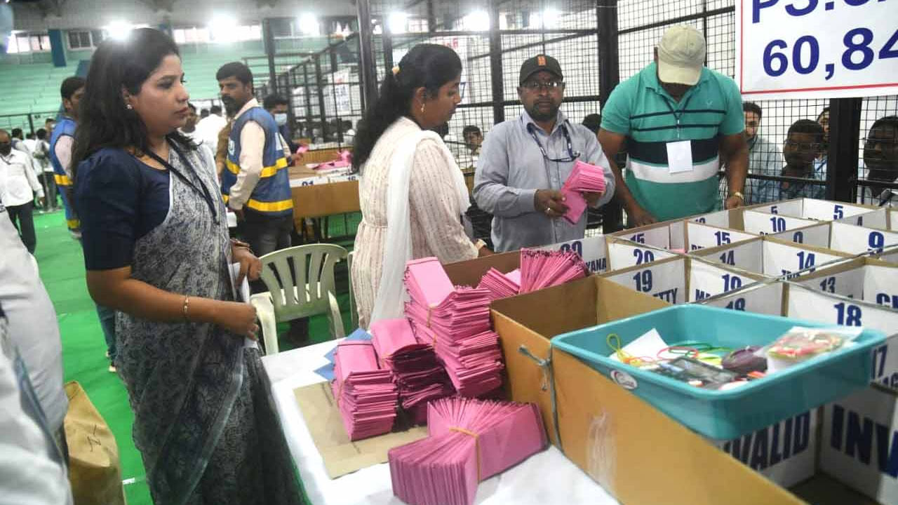 ఎమ్మెల్సీ ఓట్లను ఎలా  లెక్కిస్తారో మీకు తెలుసా? రిజల్ట్స్‌ కోసం ఎందుకంత టైమ్‌ పడుతుందంటే..?