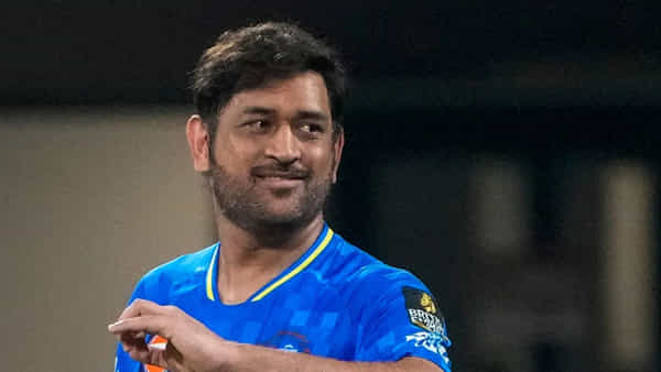 MS Dhoni Viral Video: CSK ప్రాక్టీస్ వదిలి సైనికుల మధ్యకు చేరుకున్న ధోనీ.. వీడియో వైరల్