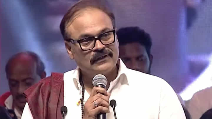 Pawan Kalyan: పవన్ను ఎవరైనా గెలిపించారనుకుంటే అది వారి ఖర్మ.. నాగబాబు ఆసక్తికర వ్యాఖ్యలు Pawan Kalyan: పవన్ను ఎవరైనా గెలిపించారనుకుంటే అది వారి ఖర్మ.. నాగబాబు ఆసక్తికర వ్యాఖ్యలు