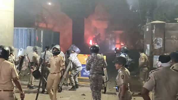 ఒక్క పుకారు.. చేతుల్లో ఆయుధాలతో రోడ్డెక్కారు.. నాగ్పూర్ హింస వెనుక కుట్ర ఉందా?