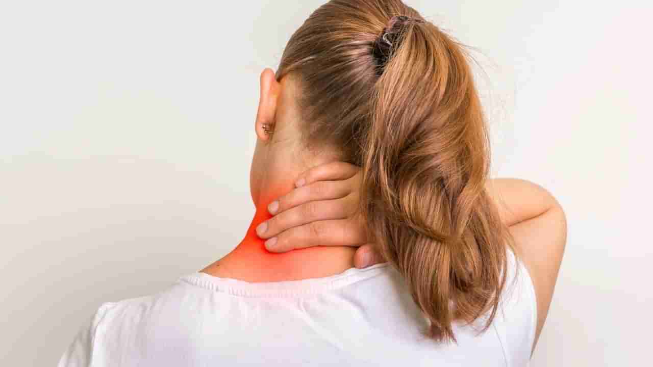 Neck Pain Relief: ఇలా చేసి చూడండి.. చిటికలో మెడ నొప్పి మాయం..!