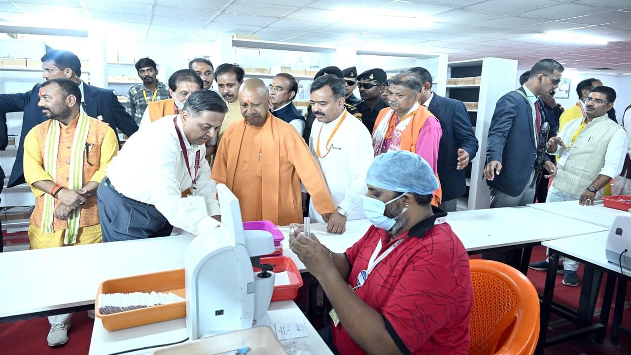 ప్రయాగ్‌రాజ్‌లో నేత్ర కుంభ్ సేవలు అనిర్వచనీయం.. లక్షలాది మందికి ఉచిత కంటి పరీక్షలు