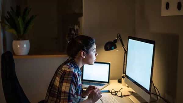 Night Shift Work: మీరూ నైట్ షిఫ్ట్స్ వర్క్ చేస్తున్నారా? తగినంత నిద్రలేకపోతే ఏం జరుగుతుందో తెలుసా..