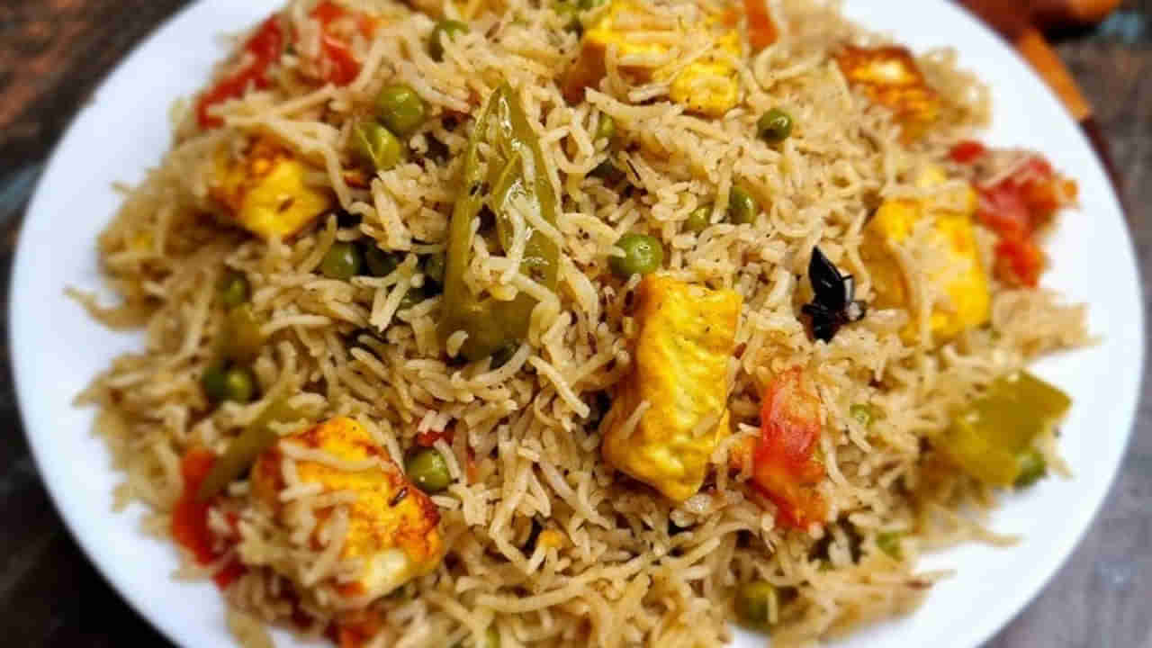 Paneer Pulao: బిర్యానీ రుచిని తలదన్నే పనీర్ పులావ్.. టేస్టీగా 5 నిమిషాల్లో ఇలా చేసేయండి..