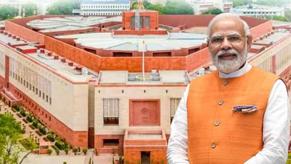 భారత్లోకి అక్రమంగా చొరబడితే 7 ఏళ్ల జైలు శిక్ష.. రూ.5 లక్షల జరిమానా... లోక్సభలో ది ఇమ్మిగ్రేషన్ అండ్ ఫారినర్స్ బిల్లు