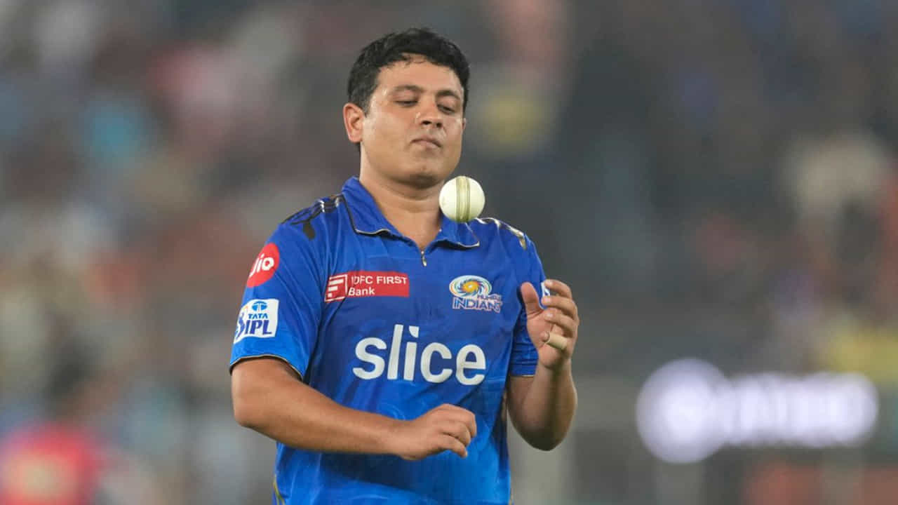 పియూష్ చావ్లా: పియూష్ చావ్లా ఐపీఎల్‌లో చెన్నై, కోల్‌కతా, పంజాబ్, ముంబై జట్లకు ప్రాతినిధ్యం వహించాడు. చావ్లా 192 మ్యాచ్‌ల్లో 192 వికెట్లు పడగొట్టాడు. ఈ టోర్నమెంట్‌లో అత్యధిక వికెట్లు తీసిన బౌలర్ల జాబితాలో చావ్లా రెండవ స్థానంలో ఉన్నాడు.