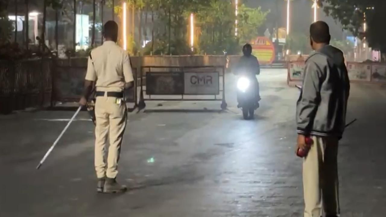 Telangana: సాధారణ తనిఖీలు. తత్తరపాటుగా కనిపించిన ఓ వ్యక్తి.. ఆపి చెక్ చేయగా