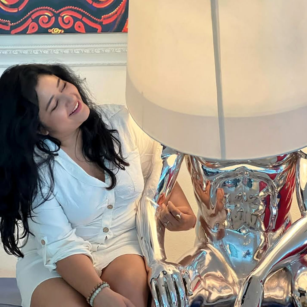 పూనమ్ బజ్వా తన సినీ ప్రస్థానాన్ని 2005లో తెలుగు సినిమా "మొదటి సినిమా"తో ప్రారంభించింది. ఆ తర్వాత 2006లో అక్కినేని నాగార్జున సరసన "బాస్" చిత్రంలో నటించి తెలుగు ప్రేక్షకుల దృష్టిని ఆకర్షించింది. భాస్కర్ దర్శకత్వంలో అల్లు అర్జున్‌తో "పరుగు" (2008) చిత్రంలో కూడా నటించింది. ఈ సినిమా ఆమెకు మంచి గుర్తింపు తెచ్చిపెట్టింది.