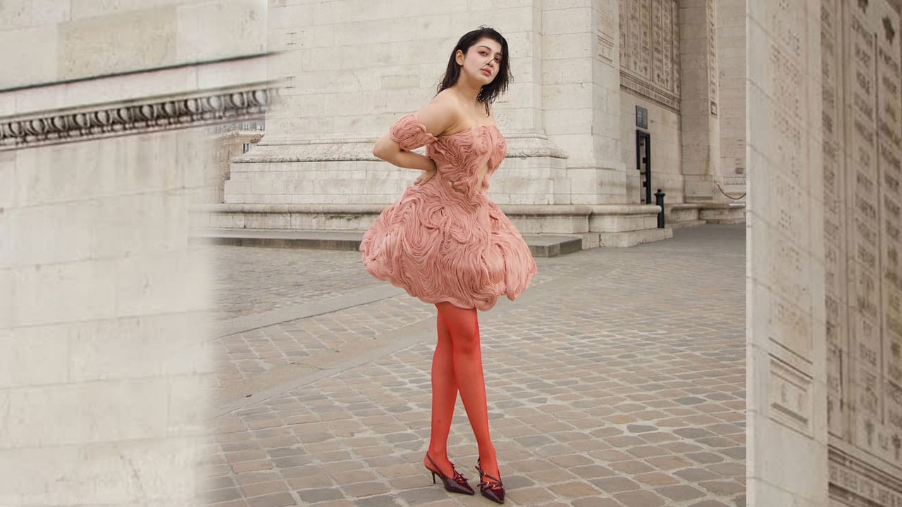 ఏం పిల్లో ఏపిల్లడో సినిమాతో టాలీవుడ్ వెండితెరపైకి ఎంట్రీ ఇచ్చిన ముద్దుగుమ్మ ప్రణీత. ఈ అమ్మడు ఈ సినిమాతోనే తెలుగు ప్రేక్షకుల మనసు దోచుకుంది. తర్వాత సిద్ధార్థ్ బావా సినిమాలో ఆఫర్ కొట్టేసి ఈ మూవీతో మంచి క్రేజ్ సొంతం చేసుకుంది.