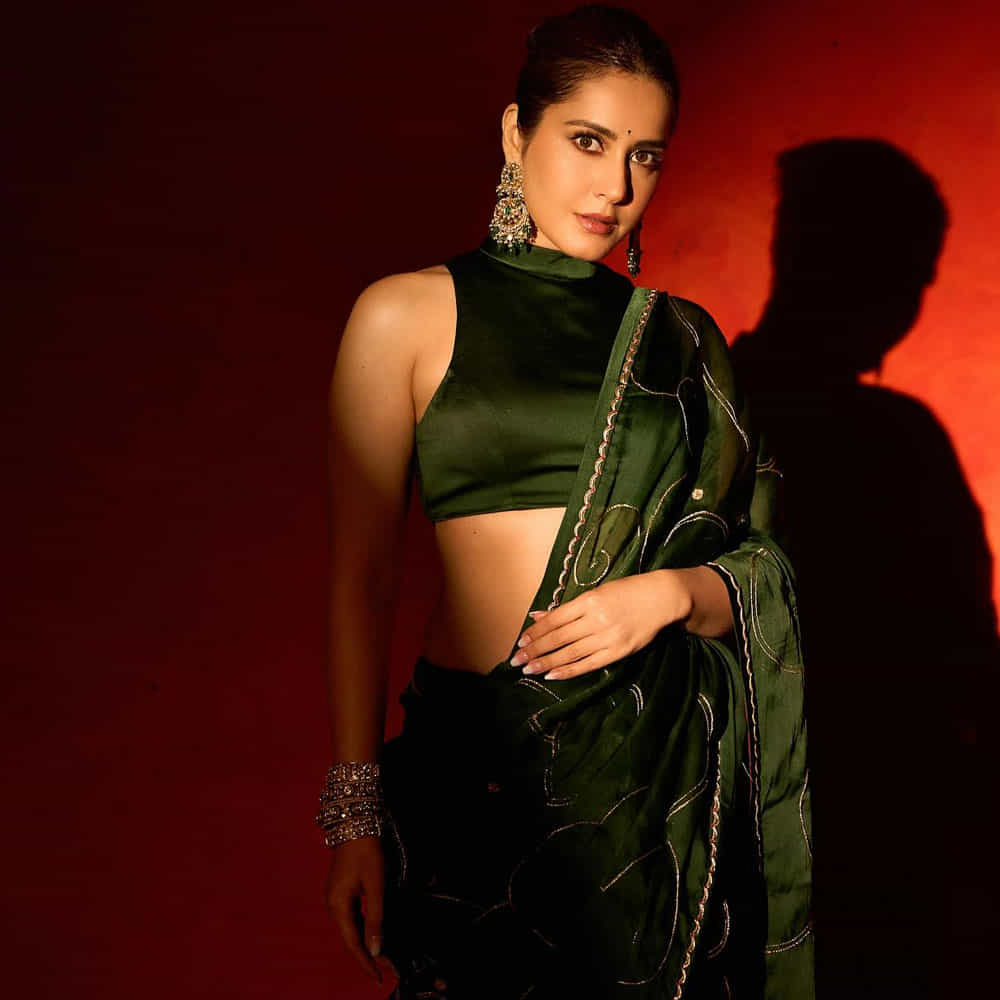 హిందీలో ది సబర్మతి రిపోర్ట్, సర్దార్, యోధా వంటి చిత్రాలు రాశీకి మంచి గుర్తింపు తెచ్చాయి. అలాగే ఇటీవల అరణ్మై 4 సినిమాతో తమిళంలోనూ సూపర్ హిట్ అందుకుంది. తెలుగులో ఓ సినిమాకు గ్రీన్ సిగ్నల్ ఇచ్చింది.