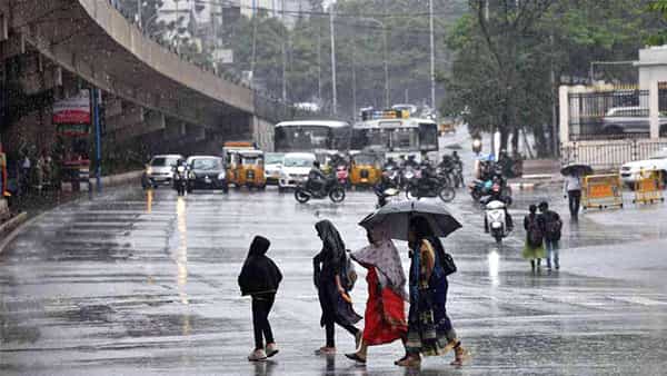 Rain Alert: గ్రేటర్ వాసులకు హెచ్చరిక.. వచ్చే 24 గంటల్లో ఉరుములు, మెరుపులతో వానలు! జర పైలం..